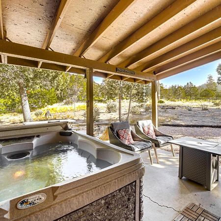 Peaceful Strawberry Cabin Fire Pit And Hot Tub Pine Extérieur photo