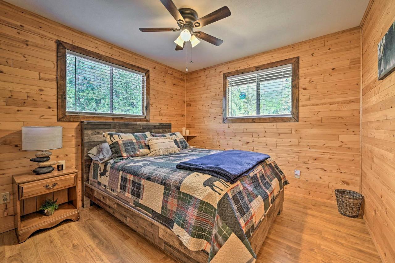 Peaceful Strawberry Cabin Fire Pit And Hot Tub Pine Extérieur photo