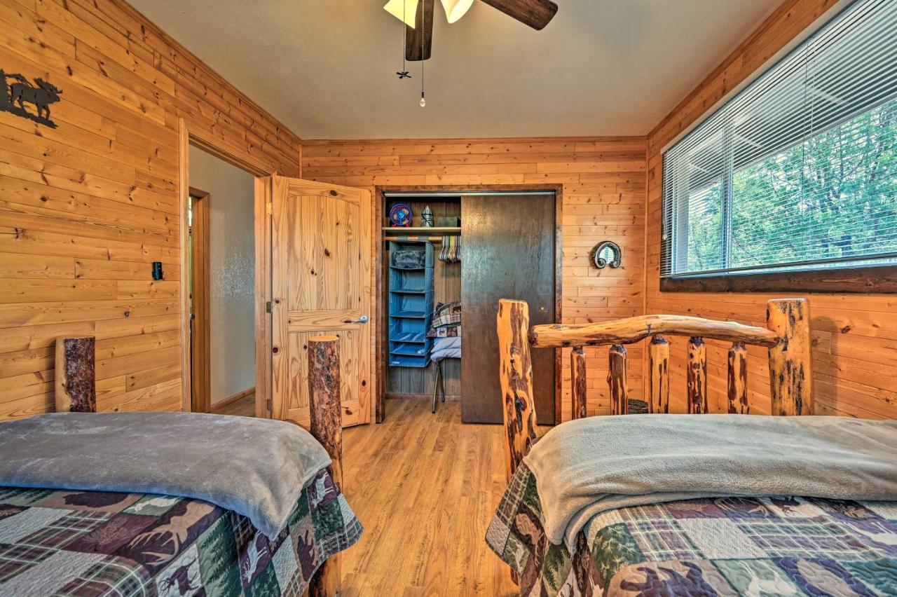 Peaceful Strawberry Cabin Fire Pit And Hot Tub Pine Extérieur photo