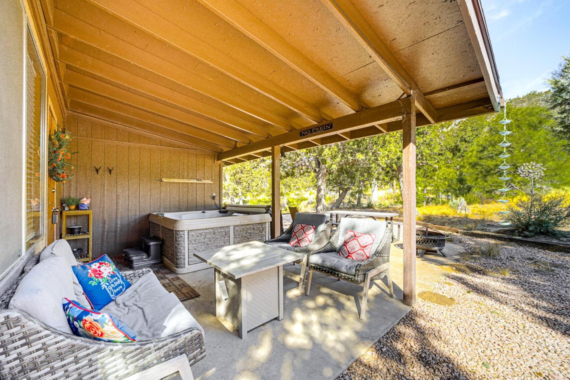 Peaceful Strawberry Cabin Fire Pit And Hot Tub Pine Extérieur photo